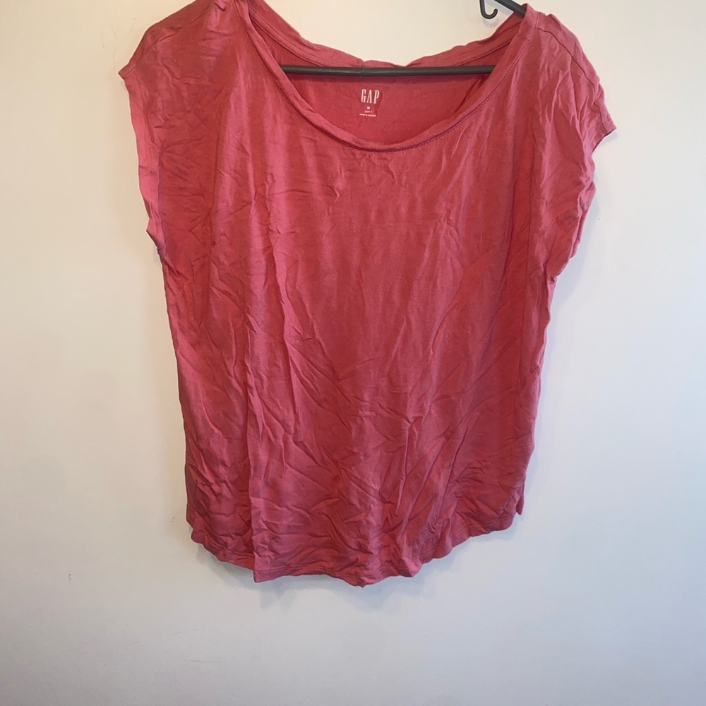 Pink tee